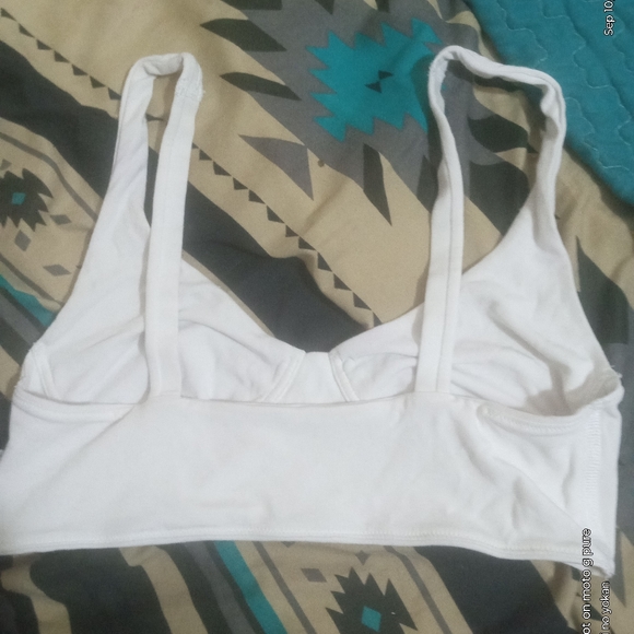 Victoria's Secret Soft Cup Unlined Wire free Bra 36B - Picture 4 of 6